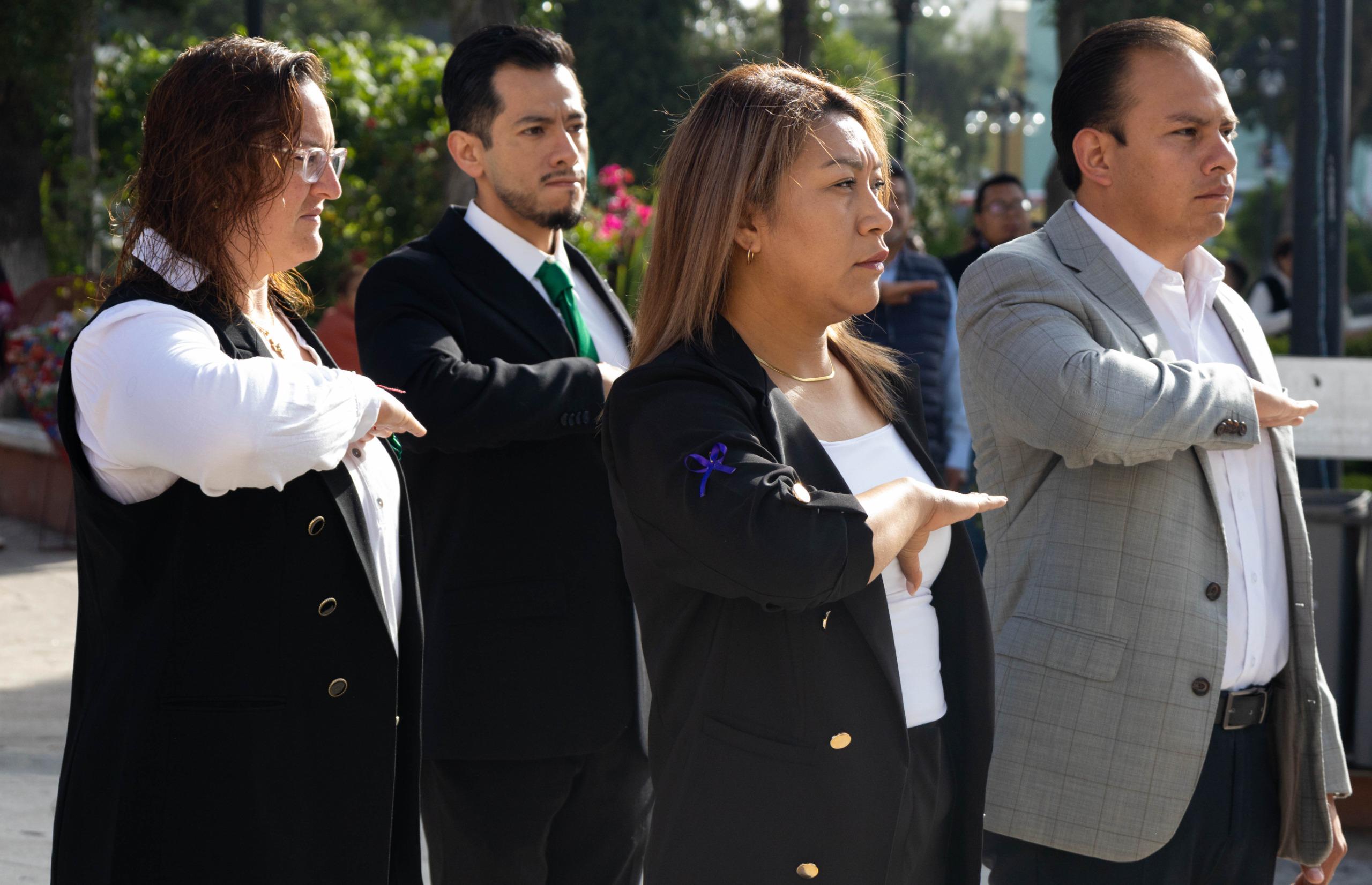 El Instituto Amado Nervo y la comunidad del Pueblo de la Cruz participan en Honores a los Símbolos Patrios en Huamantla